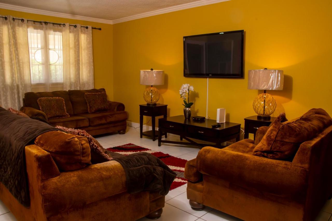 Vacation Getaway In Mango Walk Country Club Apartment Montego Bay Exterior photo